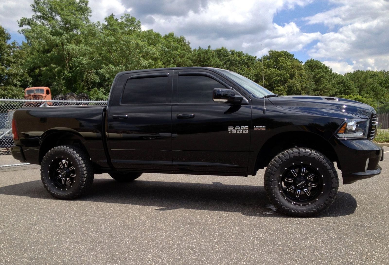 How to Properly Spring Clean Your Car: Top 10 Tips